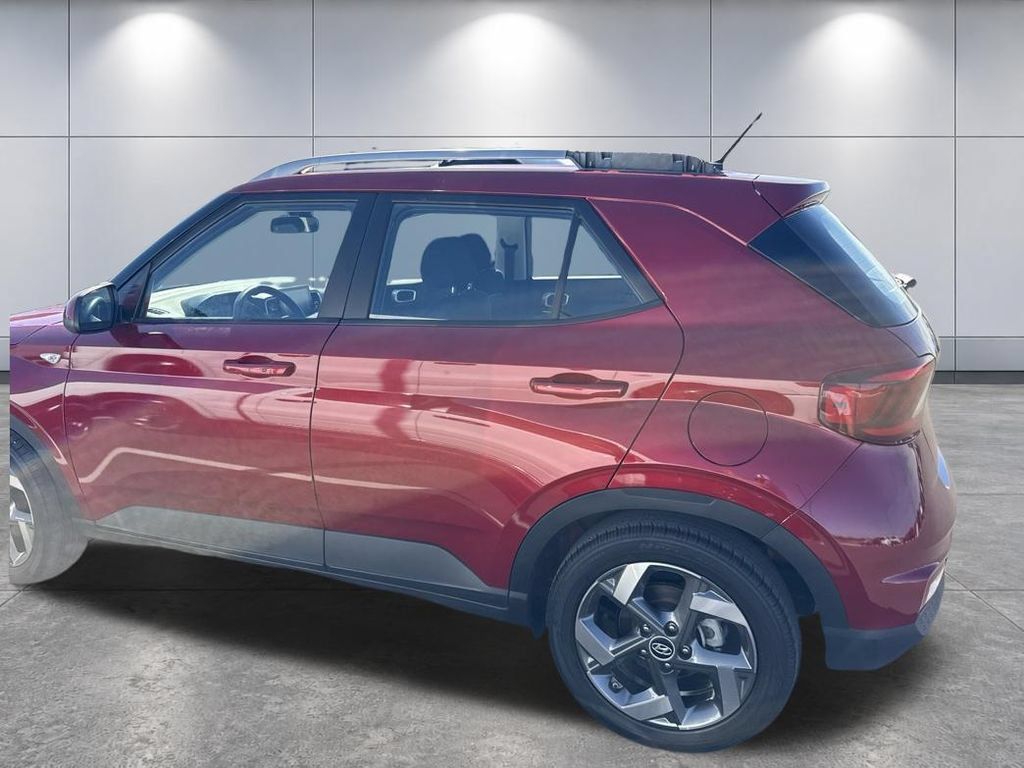 Used 2025 Hyundai Venue SEL FWD image 7