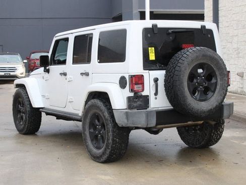 Used 2015 Jeep Wrangler Unlimited Sahara image 3