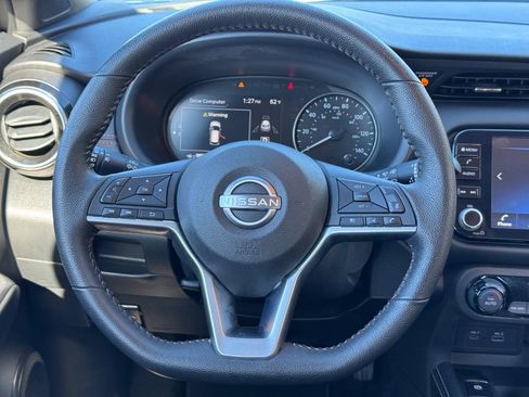 Used 2023 Nissan Kicks SR image 12