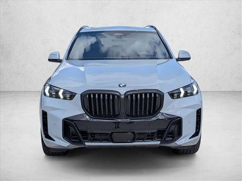 Used 2026 BMW X5 sDrive40i w/ M Sport Package RWD image 2