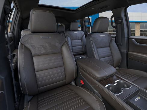 New 2026 GMC Acadia Denali Ultimate w/ LPO, Floor Liner Package image 16