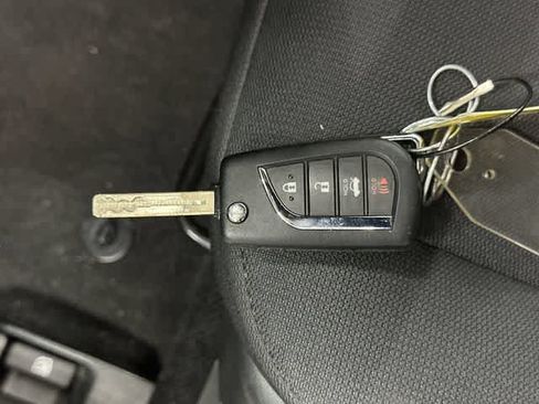 Used 2026 Toyota Corolla LE FWD image 31