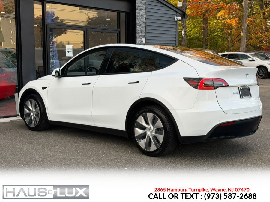 Used 2022 Tesla Model Y Long Range AWD/4WD image 24