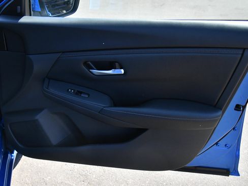 Used 2025 Nissan Sentra SV FWD image 37