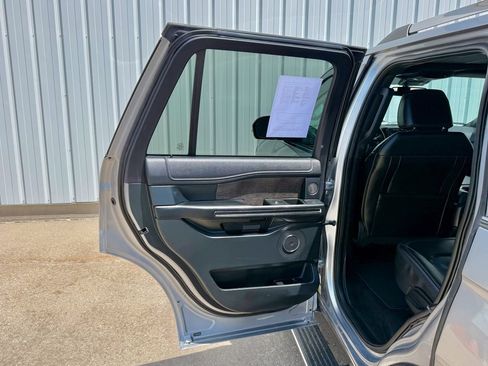Used 2021 Ford Expedition Limited AWD/4WD image 16