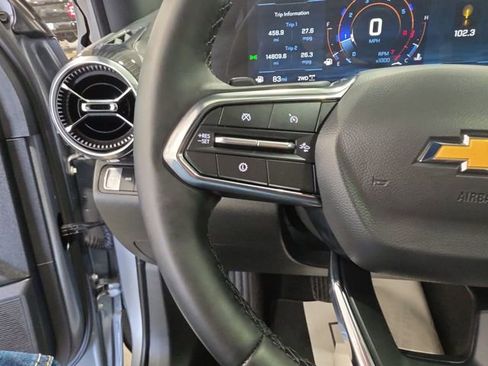 Used 2026 Chevrolet Equinox LT AWD/4WD image 16