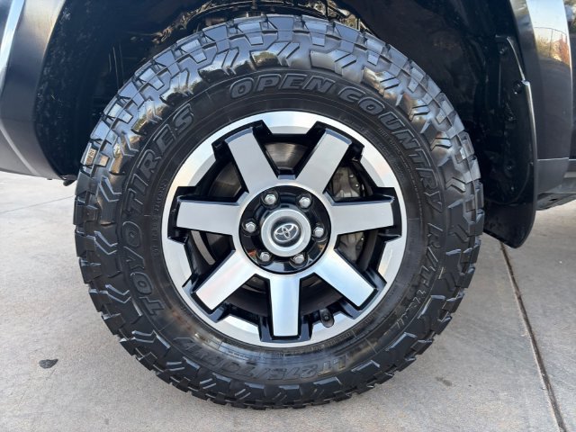 Used 2022 Toyota 4Runner TRD Off-Road AWD/4WD image 25