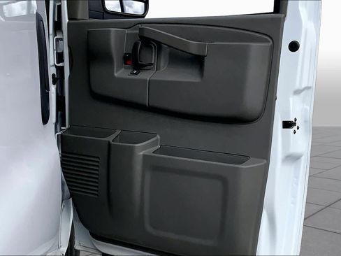 Used 2025 GMC Savana 3500 LT w/ LT Preferred Equipment Group RWD image 21