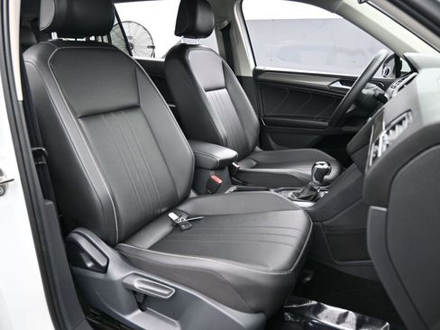 Used 2022 Volkswagen Tiguan SE image 46