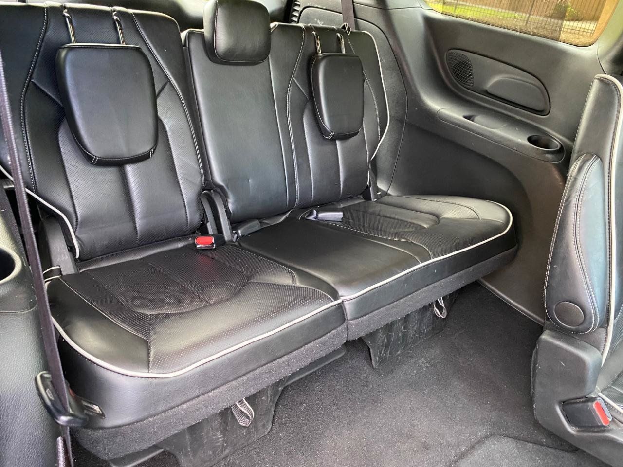 Used 2025 Chrysler Pacifica Limited FWD image 44