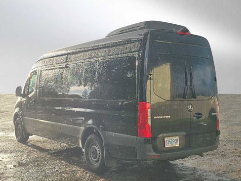Used 2024 Mercedes-Benz Sprinter 2500 image 5