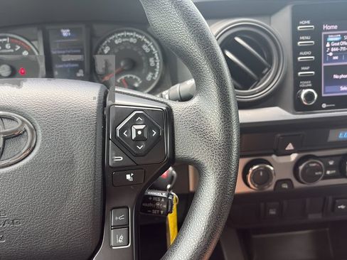 Used 2022 Toyota Tacoma SR AWD/4WD image 18
