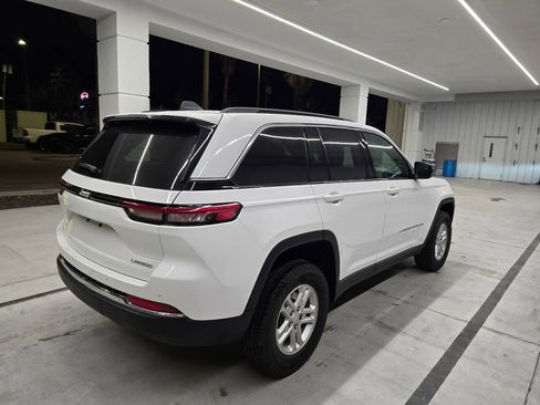 New 2025 Jeep Grand Cherokee Laredo w/ Luxury Tech Group I RWD image 6