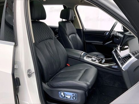Certified 2024 BMW X7 xDrive40i w/ Executive Package AWD/4WD image 17