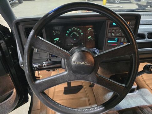 Used 1990 Chevrolet Silverado 1500 2WD Regular Cab image 38