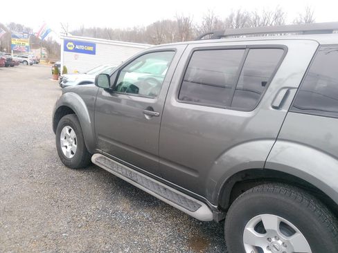 Used 2009 Nissan Pathfinder S image 12
