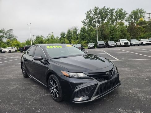 Used 2022 Toyota Camry SE w/ Audio Upgrade Package FWD image 10