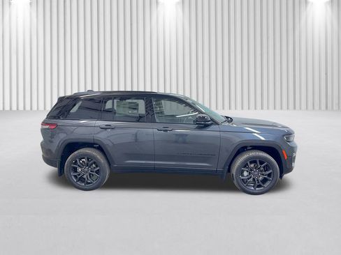 New 2025 Jeep Grand Cherokee Limited w/ MOPAR Finishing Package image 3