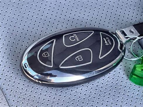 Used 2024 Hyundai Elantra Limited image 21