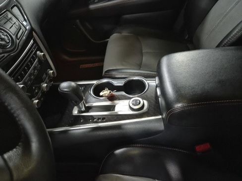 Used 2019 Nissan Pathfinder SL image 25