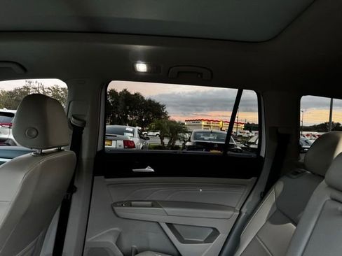 Used 2022 Volkswagen Atlas SE w/ Panoramic Sunroof Package image 19