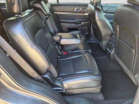 Used 2018 Ford Explorer Limited w/ Equipment Group 301A FWD image 21