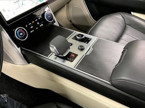Used 2023 Land Rover Range Rover SE image 16