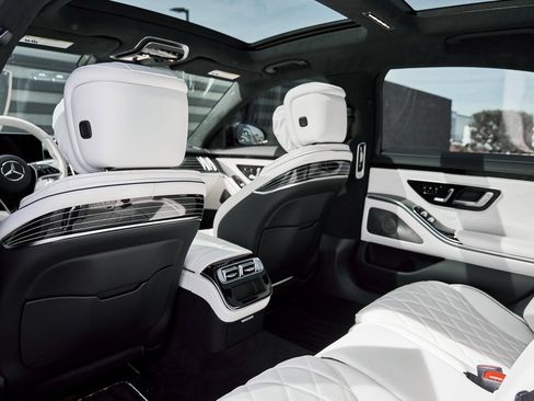 Used 2024 Mercedes-Benz S 580 4MATIC Sedan image 39