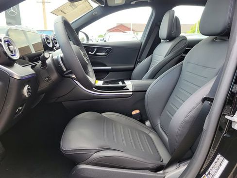 Used 2025 Mercedes-Benz C 300 4MATIC Sedan image 4