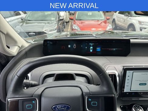 Certified 2025 Ford Expedition Platinum AWD/4WD image 13