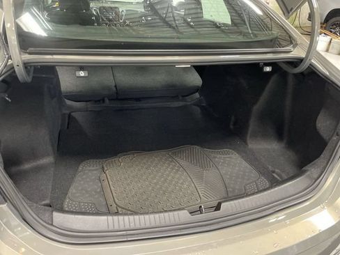 Used 2018 Chevrolet Malibu LT FWD image 25