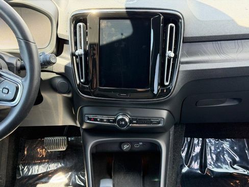 Certified 2023 Volvo XC40 Recharge Ultimate w/ Protection Package Premier AWD/4WD image 14