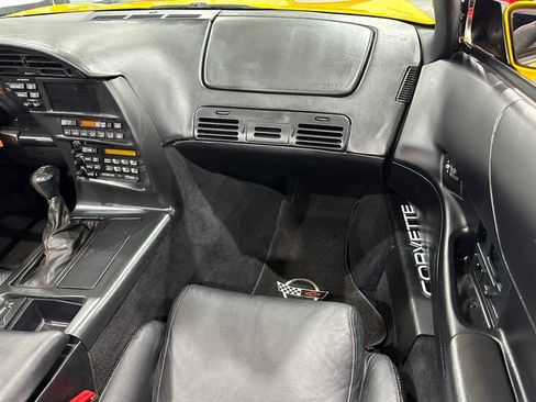 Used 1996 Chevrolet Corvette Convertible RWD image 23