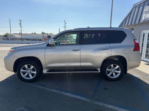 Used 2010 Lexus GX 460 image 4