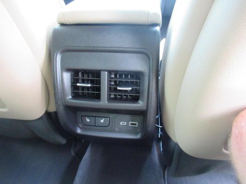 Certified 2024 Cadillac XT4 Luxury w/ Cold Weather Package FWD image 31