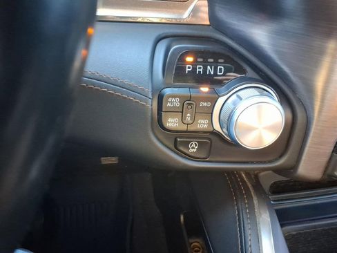 Used 2021 RAM 1500 Limited w/ Body Color Bumper Group image 17