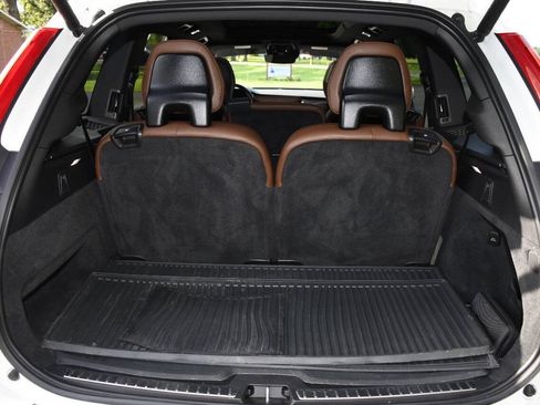 Used 2022 Volvo XC90 T6 Momentum w/ Advanced Package AWD/4WD image 23