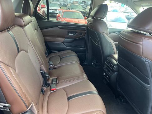 Used 2025 Honda Pilot Elite image 9