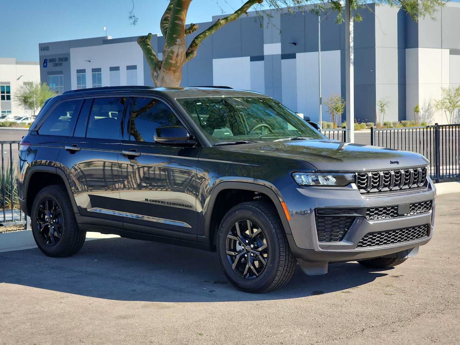New 2026 Jeep Grand Cherokee Altitude AWD/4WD image 2