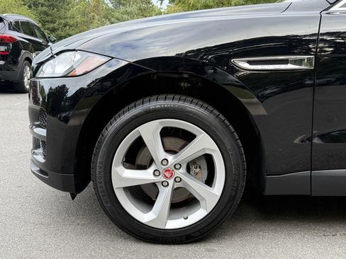 Used 2019 Jaguar F-PACE Premium image 10