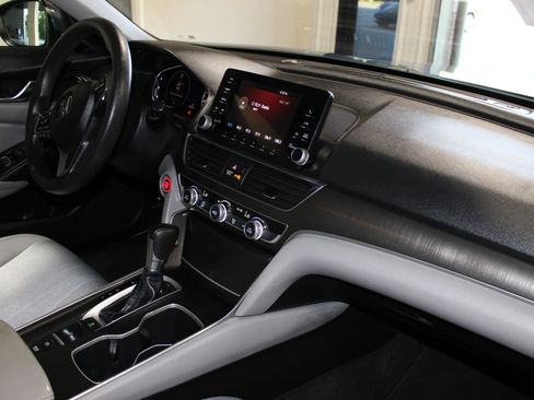 Used 2018 Honda Accord LX image 26