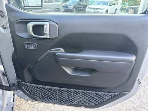 Used 2019 Jeep Wrangler Sport AWD/4WD image 9