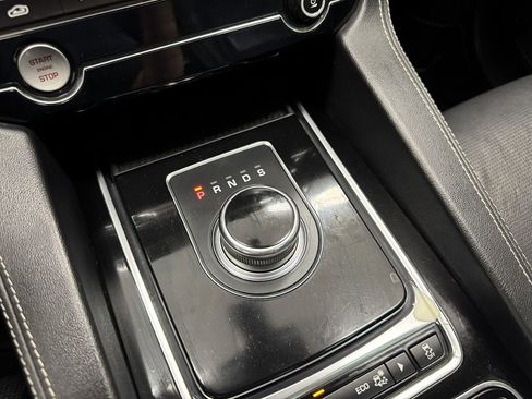 Used 2019 Jaguar F-PACE S image 29
