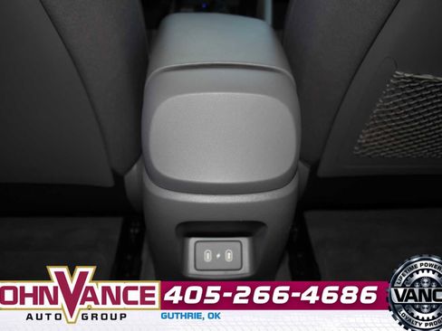 Used 2025 Hyundai Elantra SEL image 24