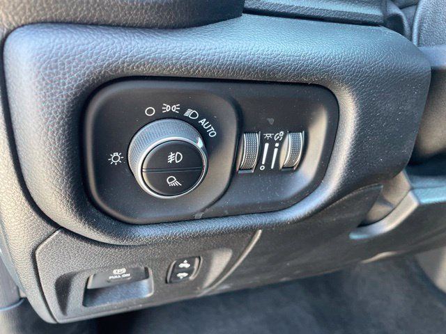 Used 2020 RAM 1500 Laramie AWD/4WD image 29