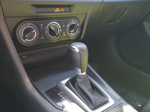 Used 2014 MAZDA MAZDA3 i Touring image 27