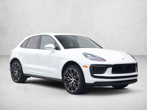 Certified 2025 Porsche Macan AWD/4WD image 7