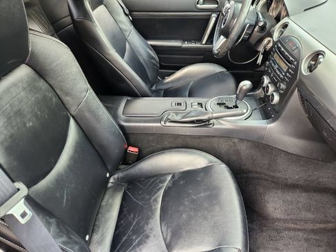 Used 2010 MAZDA MX-5 Miata Grand Touring w/ Premium Pkg RWD image 17