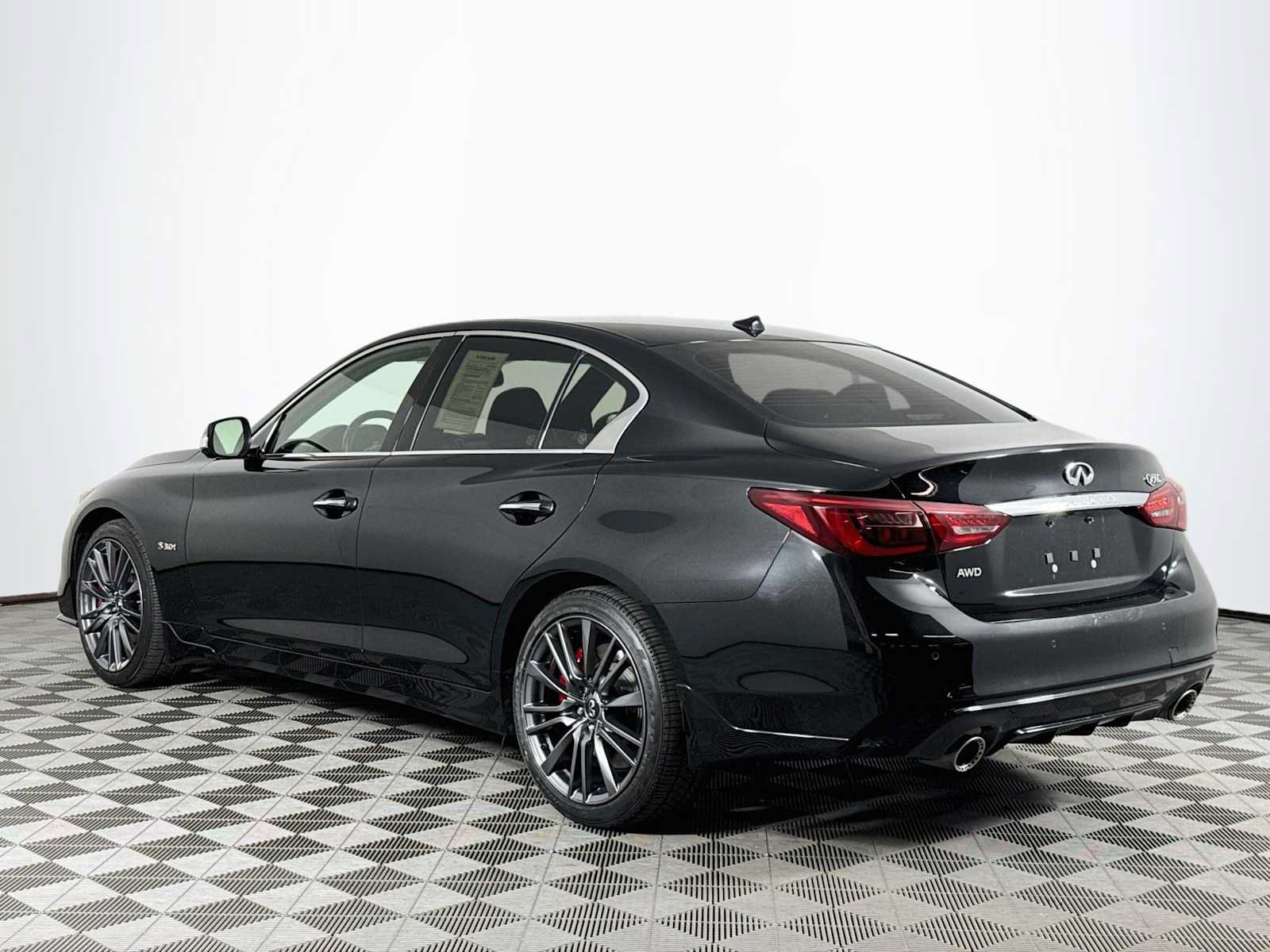 Used 2018 INFINITI Q50 Red Sport 400 w/ Sensory Package (Sport) AWD/4WD image 7