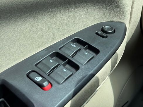 Used 2009 Chevrolet Impala LT w/ Luxury Edition Package FWD image 29